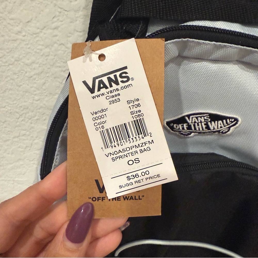 NWT VANS BLACK AND GREY BELT BAG - Picture 2 of 4